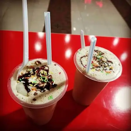 شیر موز خرما بستنی بزرگ