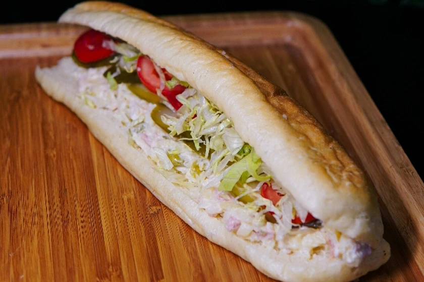 ساندویچ کالباس مخصوص